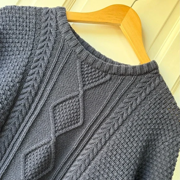 Men's Old Navy EUC Classic Cable Knit Sweater - Navy Sz L - Picture 2 of 5